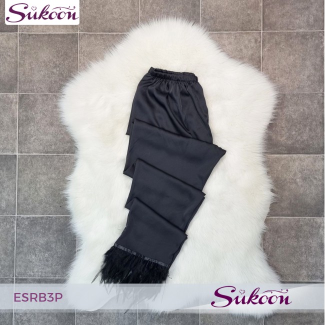 -Ensemble satin noir en 3 pieces avec plumes...